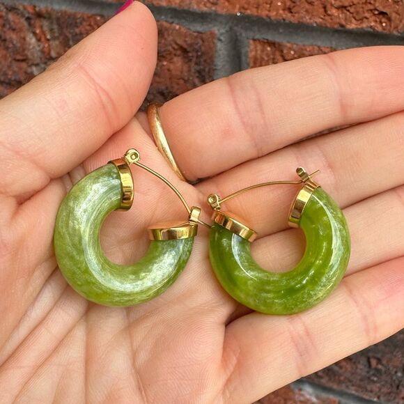 Green Portofino Diva 18K Gold Stainless Steel Hoop Earrings - Picture 17 of 17